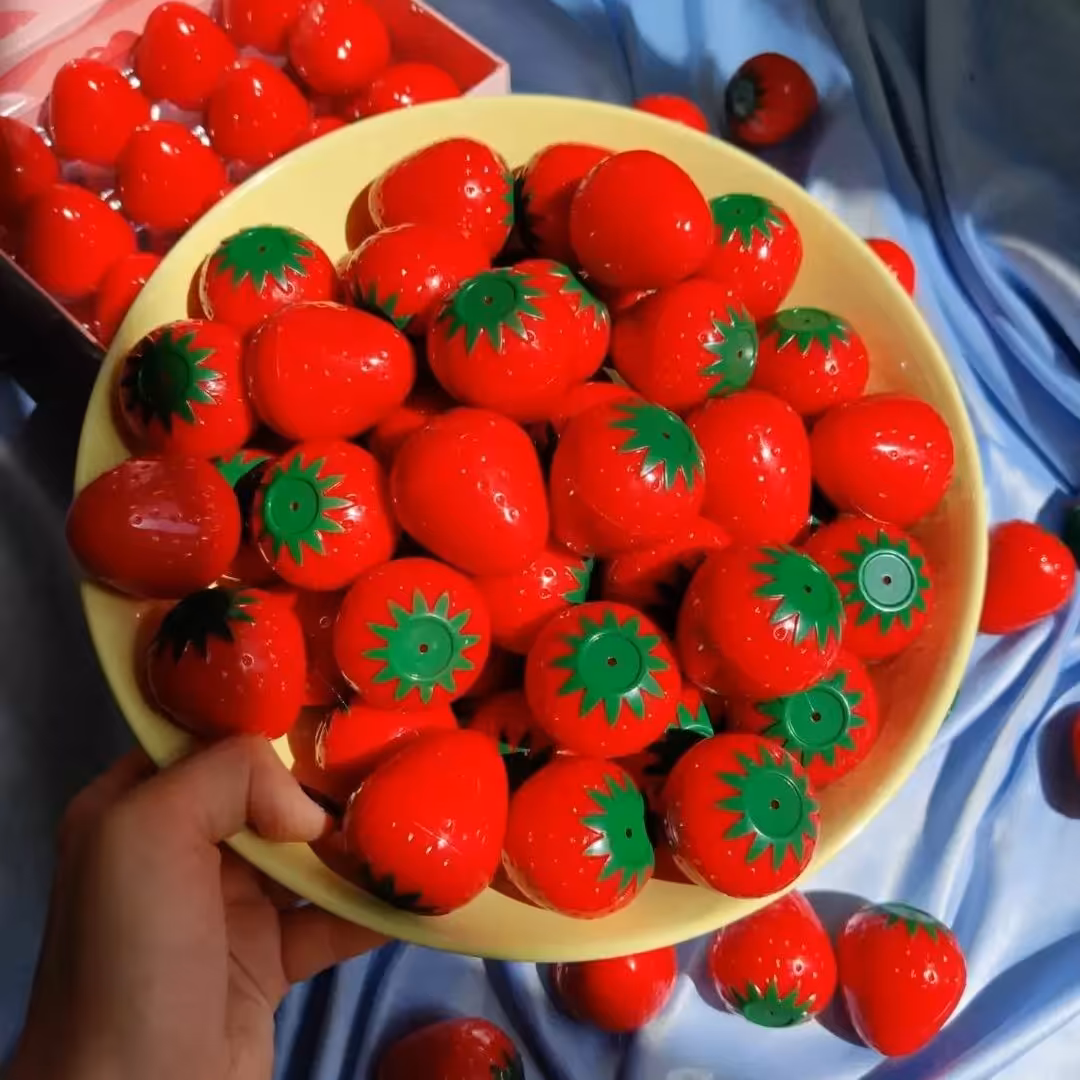بالم لب توت فرنگی 