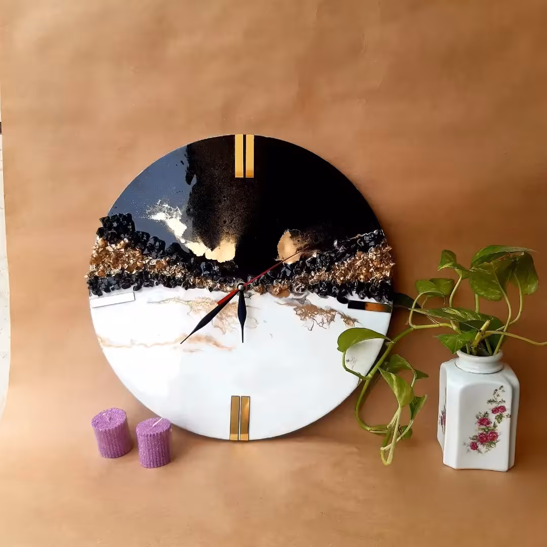 ساعت دیواری رزینی کارشده با رزین و کریستال طرح شب و روز سایز 45 سانت