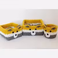 ست سه تیکه سیسمونی تریکو و نظم دهنده اتاق کودک مربعی زرد مدل خرس 