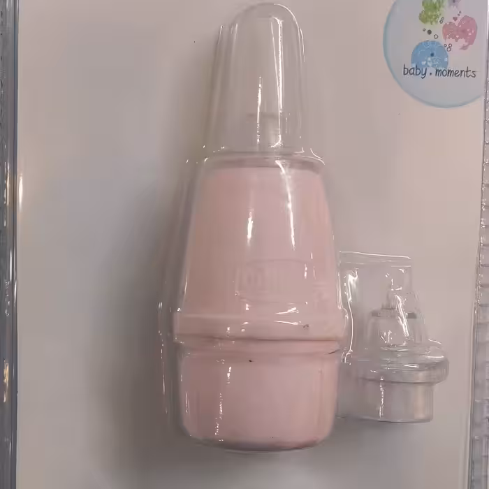 پوآر چیکو دارای نازل انعطاف پذیر و نرم و دارای پمپ دستی با مکش مناسب با تنفس کودک