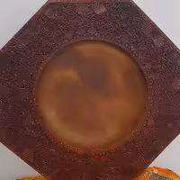 ساعت دیواری هشت ضلعی سایز بزرگ  تلفیقی با هنر معرق چرم