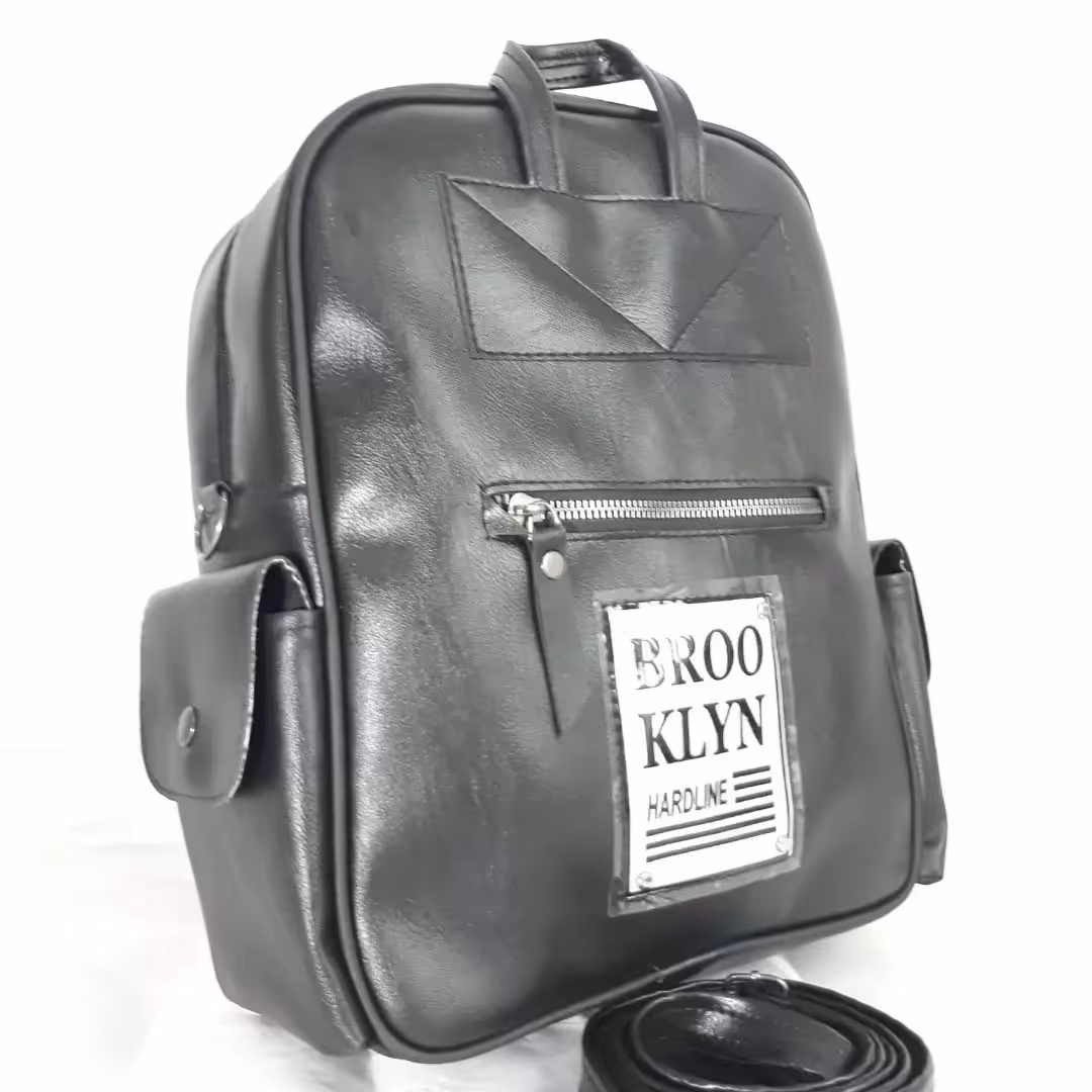 کوله اسپرت سه کاره  (دستی ،دوشی،کوله)کوله چرم صنعتی شسته نرم  کوله جادار شیک وزیبا