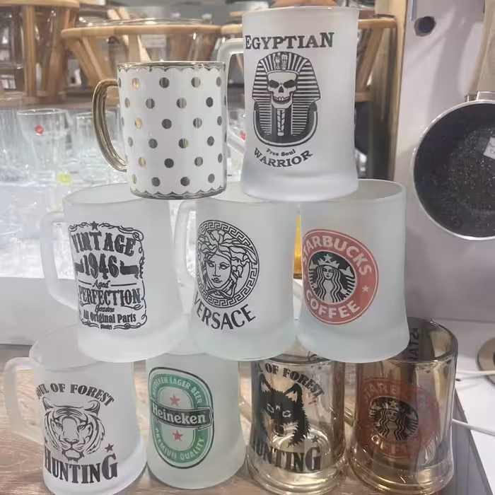 لیوان  ماک  در رنگ ها وطرح های مختلف مناسب برای کادو 