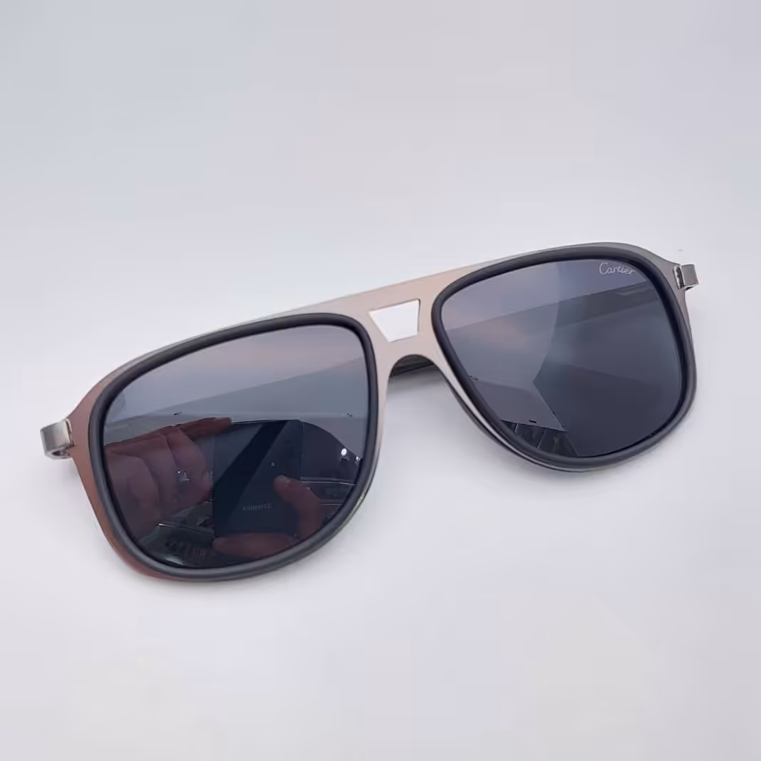 عینک آفتابی مردانه کارتیر پلاریزه و یووی 400  رنگ فریم مشکی طوسی ارسال رایگان 