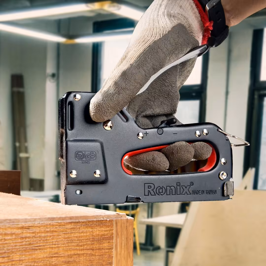 منگنه کوب دستی با گریپ قرمز رونیکس -ساخت تایوان