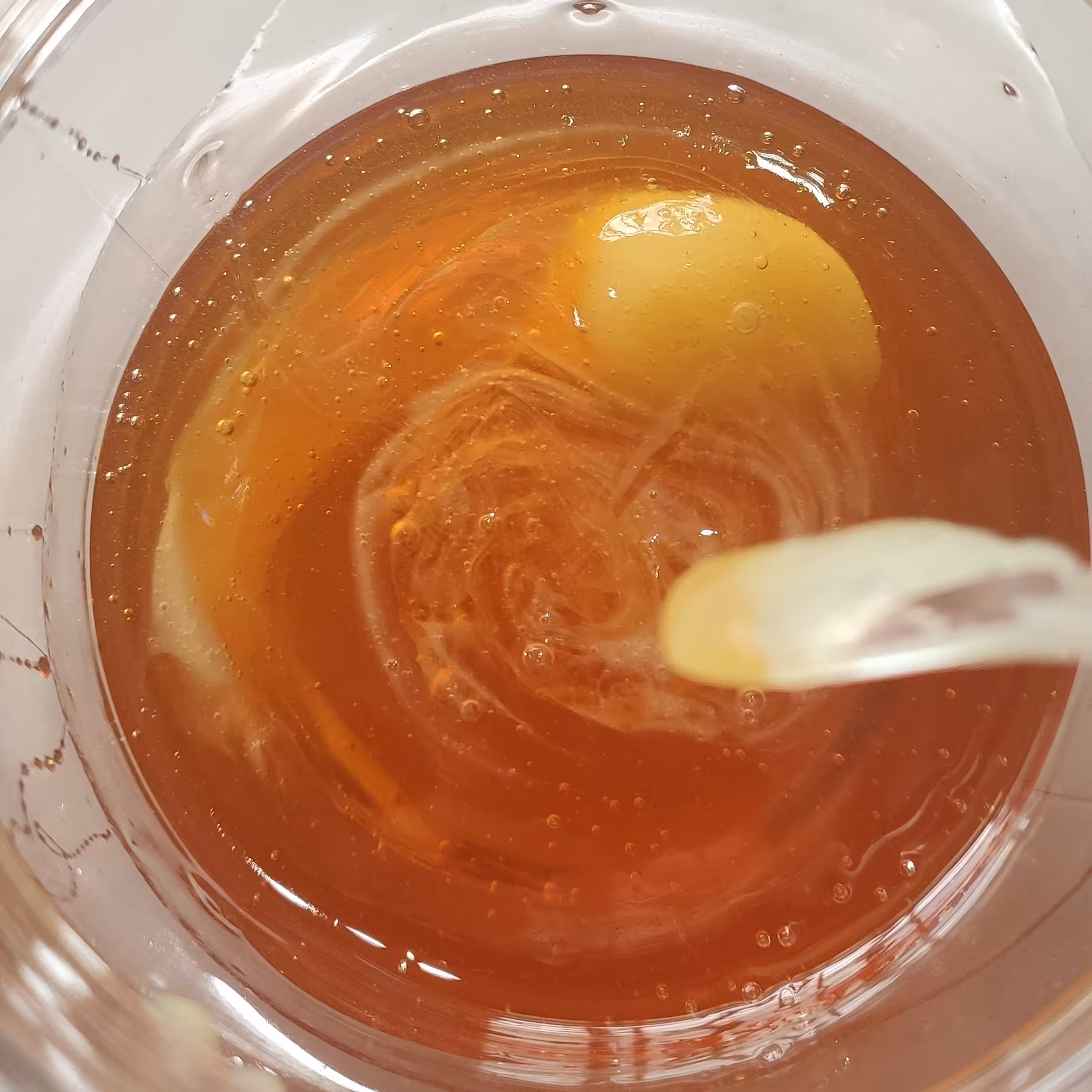 ژل انگبین مخلوط نیم کیلوگرم عسل خالص با پانزده گرم ژل رویال عالی برداشت 1402 تازه تازه 