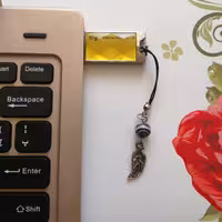 آویز فلش برگ چشم نظر