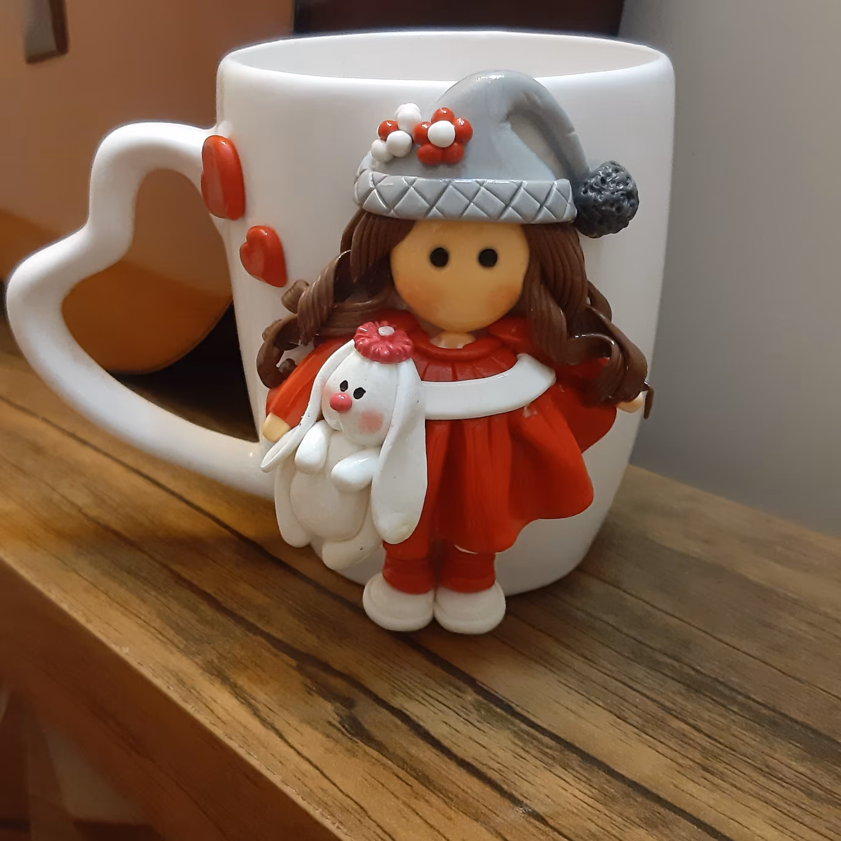 ماگ عروسکی خمیری دختر  قرمز