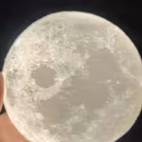 S7آباژور رومیزی مدل کره ماه سایز کوچک شارژی لمسی (حسگر )دورنگ آفتابی و مهتابی 