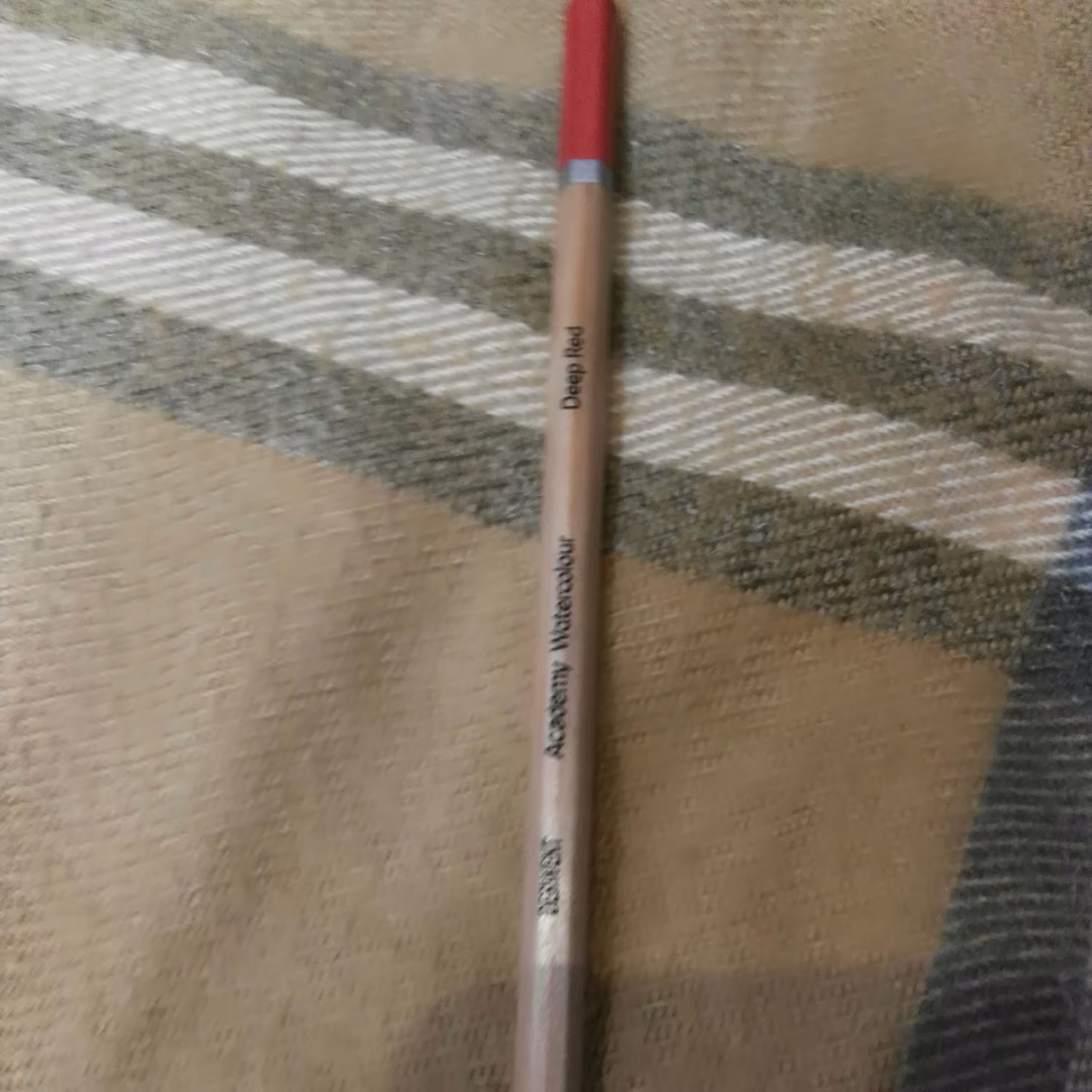 مداد رنگی حرفه ای قرمز تیره درونت