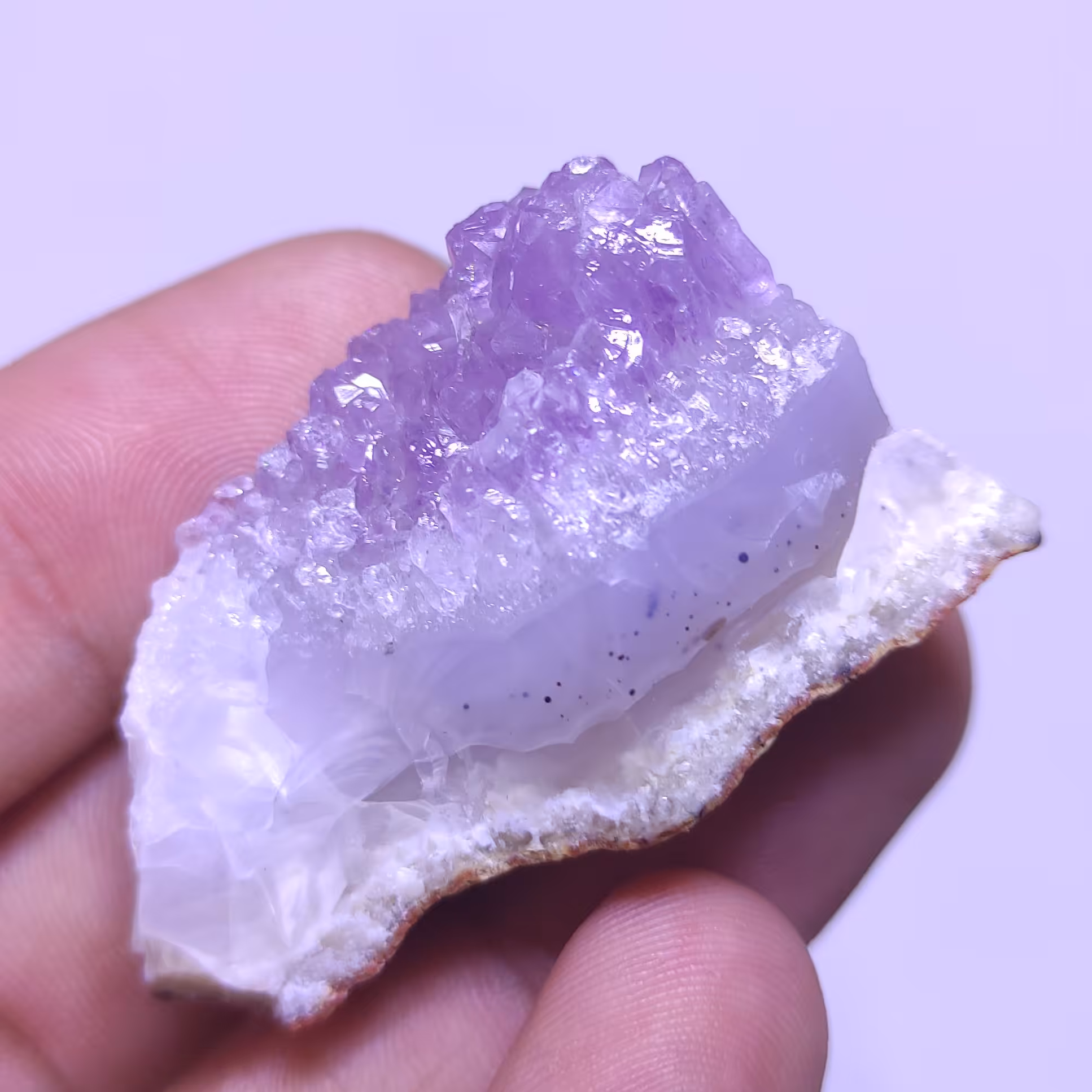 سنگ راف آمیتیست آمیتیس بلور درخشان آمیتیست سایز کوچک قیمت بسیار عــالــی مناسب دکوراسیون هدیه مدیتیشن کلکسیون کد RA08