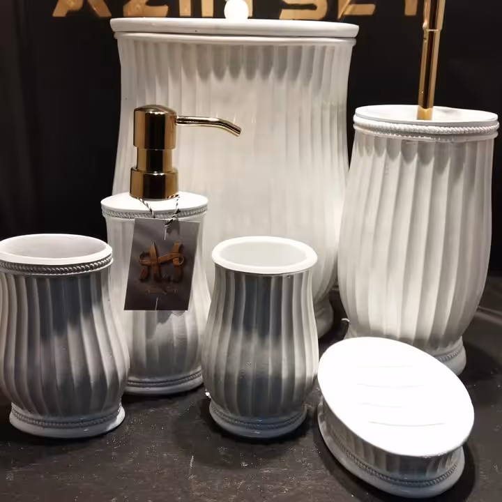 ست سرویس بهداشتی لاکچری آذین ست - رنگ سفید کلاسیک - جنس رزین درجه یک با ضمانت آذین ست 