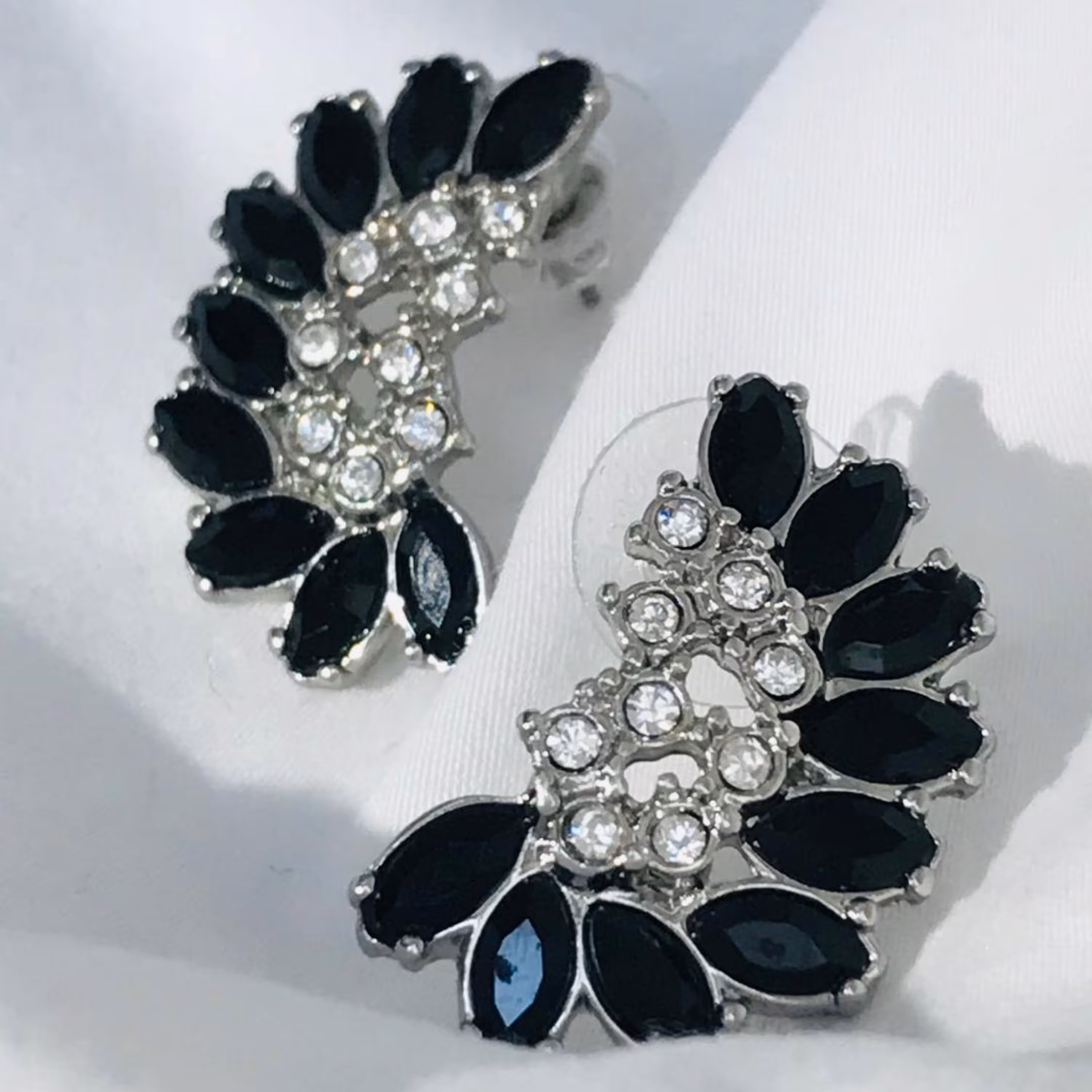 گوشواره زنانه تاش نگین دار