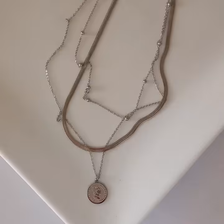 گردنبند ماری و سکه الیزابت