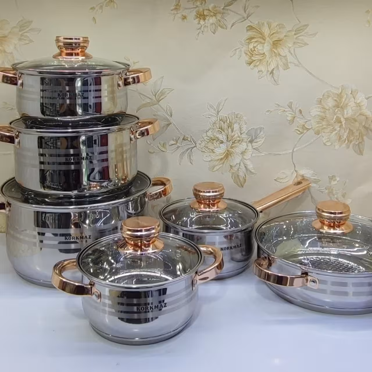 سرویس قابلمه استیل 12 پارچه کف چدن آهنربا نگیر درب شیشه ای کرکماز