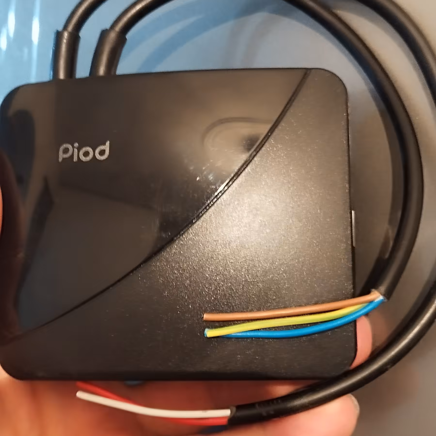  پیود300پلاس ردیاب و دزدگیر ودیاگ آنلاین هوشمند خودرو با رباط سخنگو