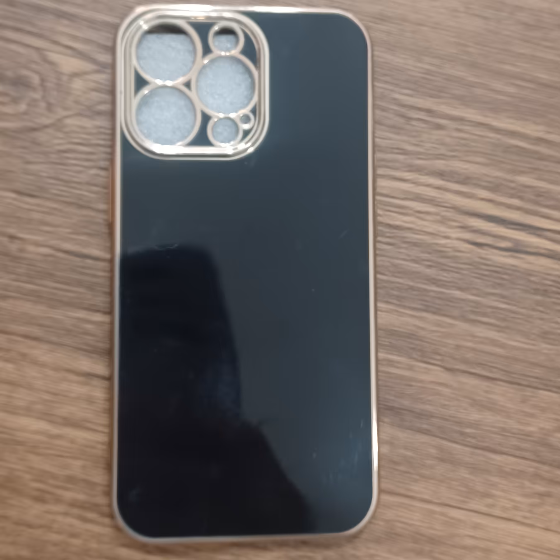 مای کیس 13 pro.  رنگ مشکی طلایی 