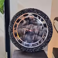 ساعت دیواری رزینی قطر 50 سانتی که قابل تغییر هم هست و به رنگ طلایی هم قابل سفارش هست