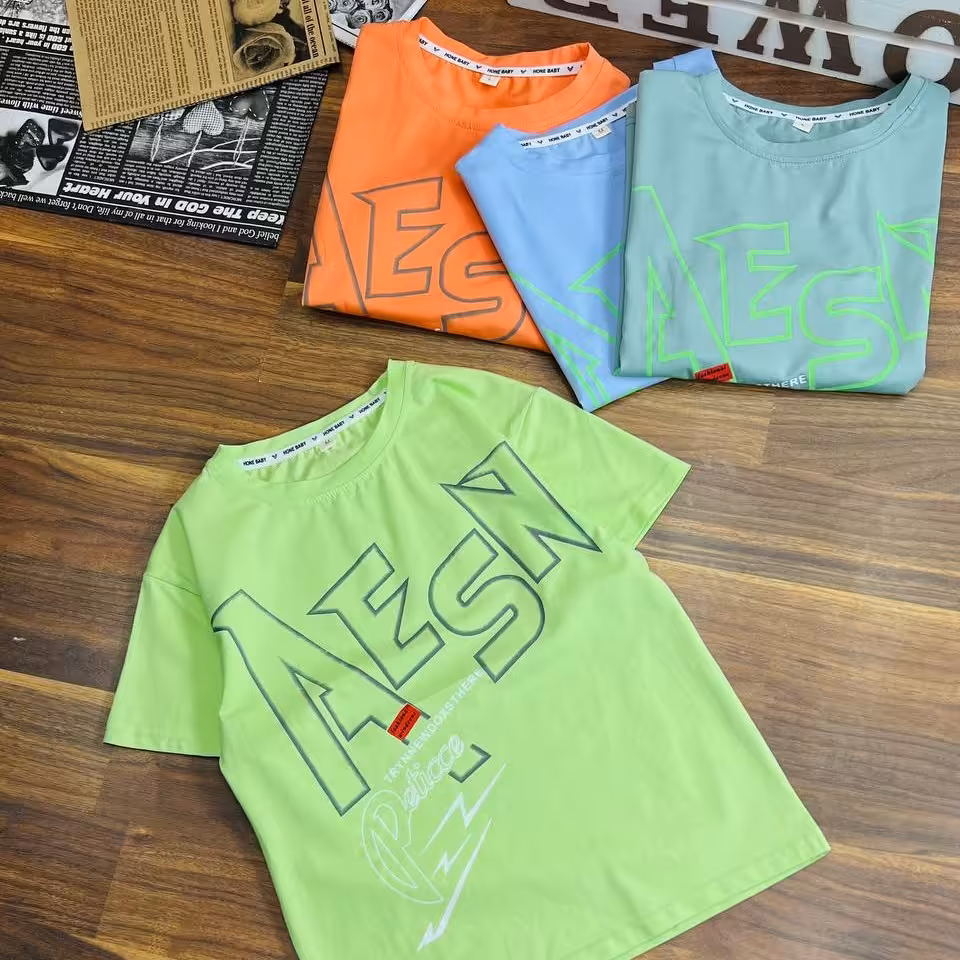 تیشرت اسپرت  قواره بزرگ
جنس تی شرت نخ دوگانه 
حدود  7 تا 12 ساله 
سری سایز  از m تا xxl
قد تیشرت از 50 تا 58 سانت


