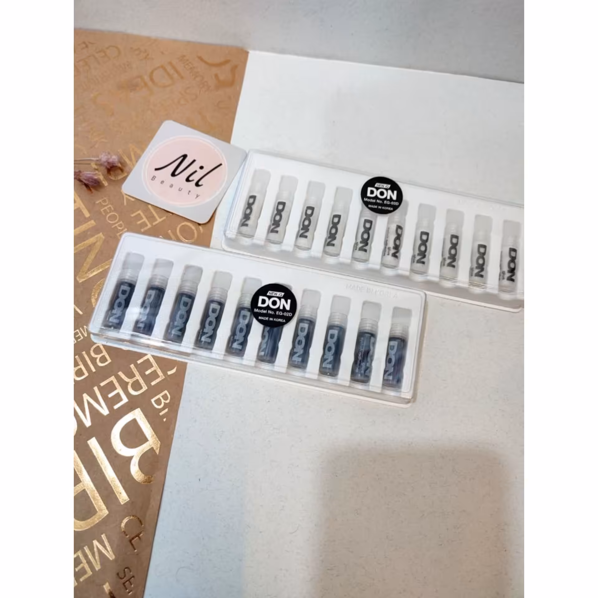 چسب مژه دان