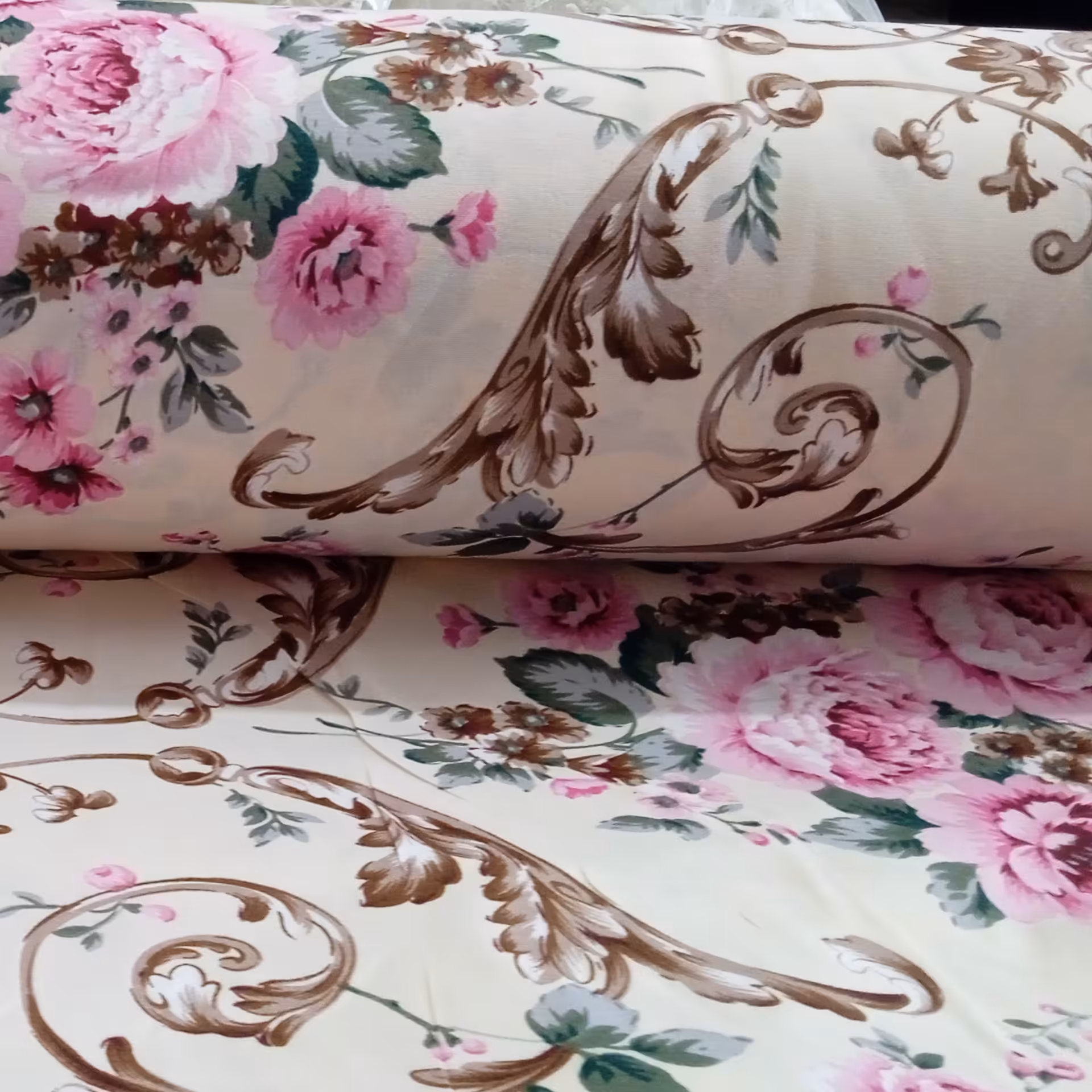 پارچه ملحفه   عرض دو  و چهل سانتی متری  پارچه ملافه گلدار صورتی