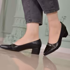 کفش پاشنه دار