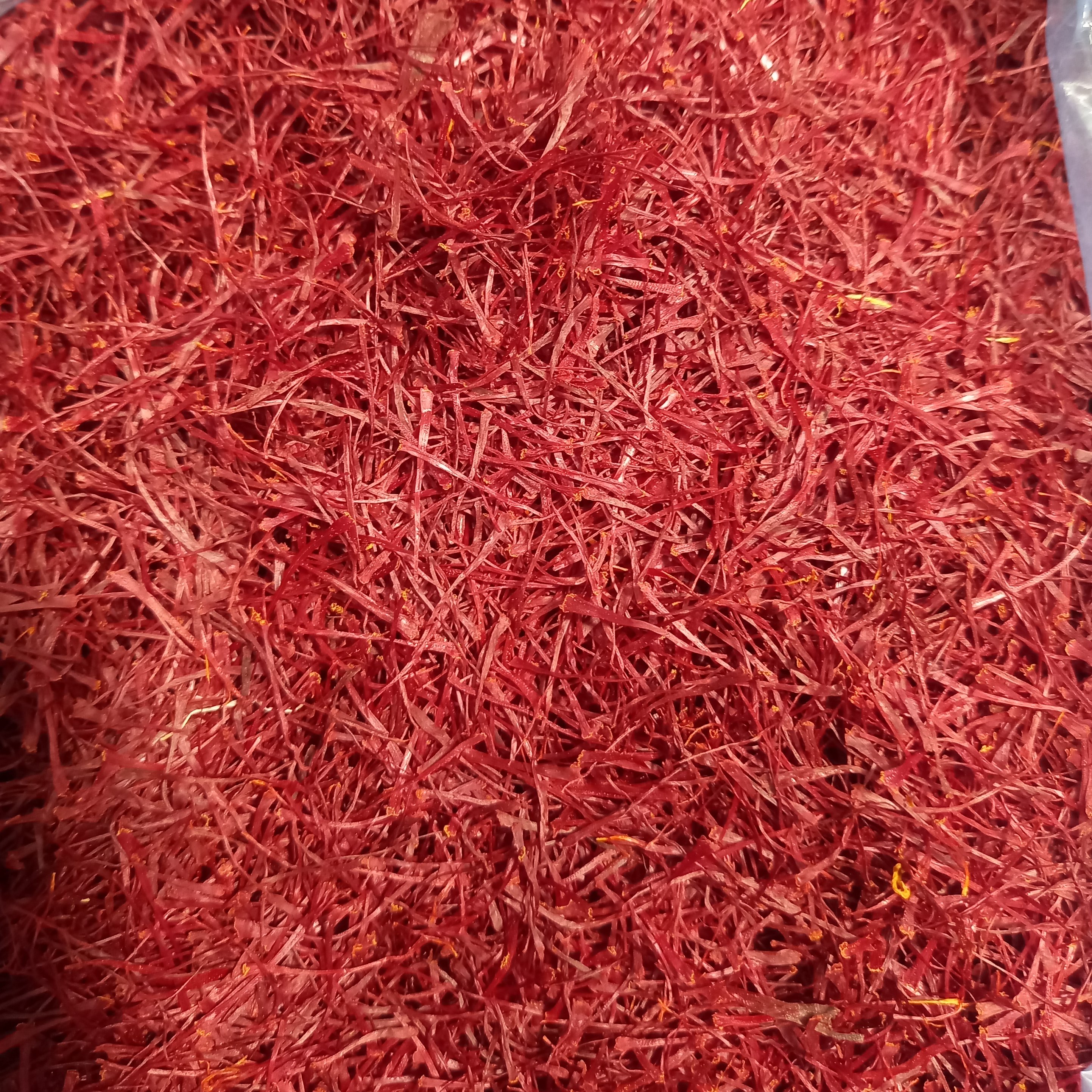 سر گل زعفران  ناب وخوش طعم  کاملا  خانگی  استهبان یک مثقال  45  گرم خالص