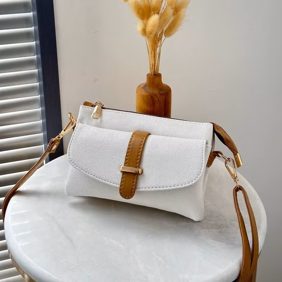 کیف پاسپورتی دوشی زنانه