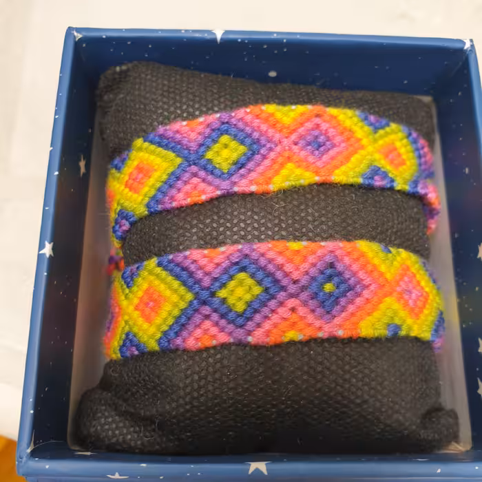 دستبند دستبافت رنگین کمانی