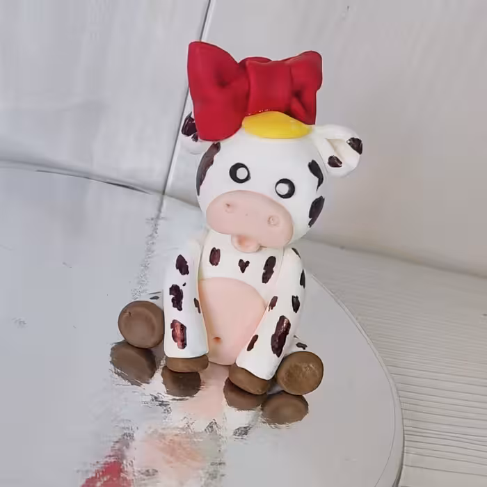 تاپرکیک،تاپرگاو ارتفاع 7، خمیرفوندانت خوراکی،سفید سیاه 