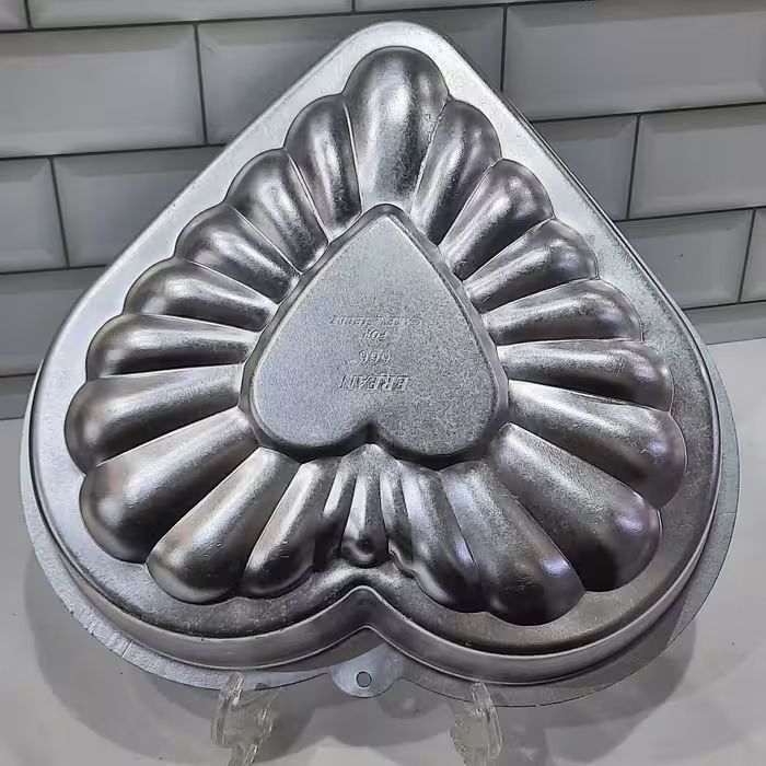 قالب آلومینیومی طرح قلب 666 طول 24 سانت عمق 7 سانت (مخصوص کیک و دسر)