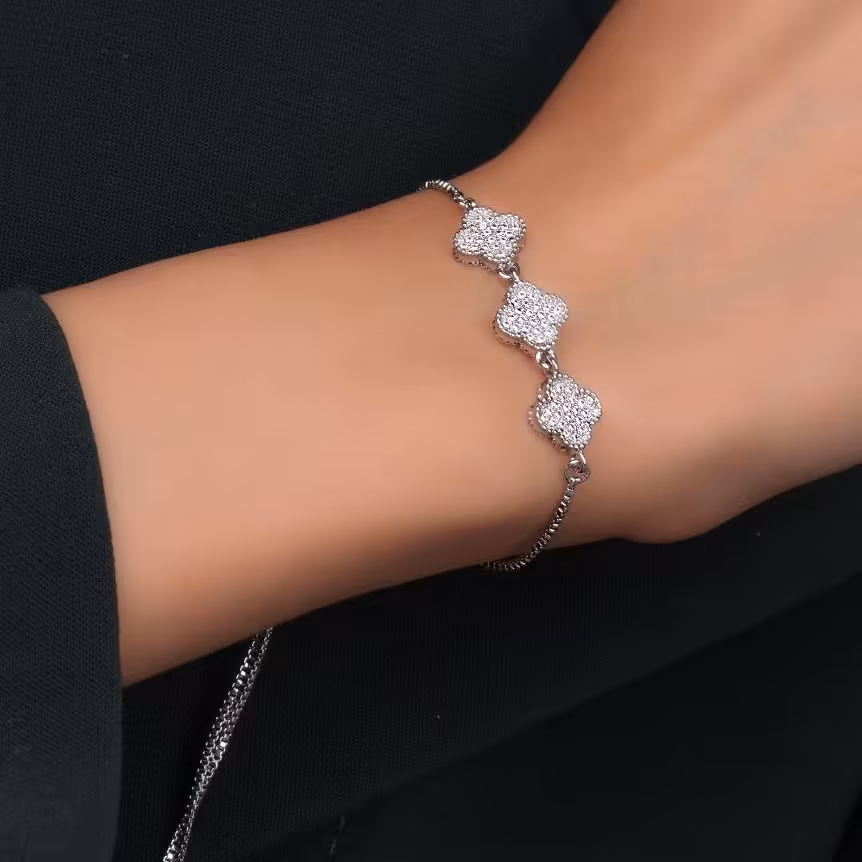 دستبند آسانسوری طرح ونکیف سه تایی نگین دار نقره ای