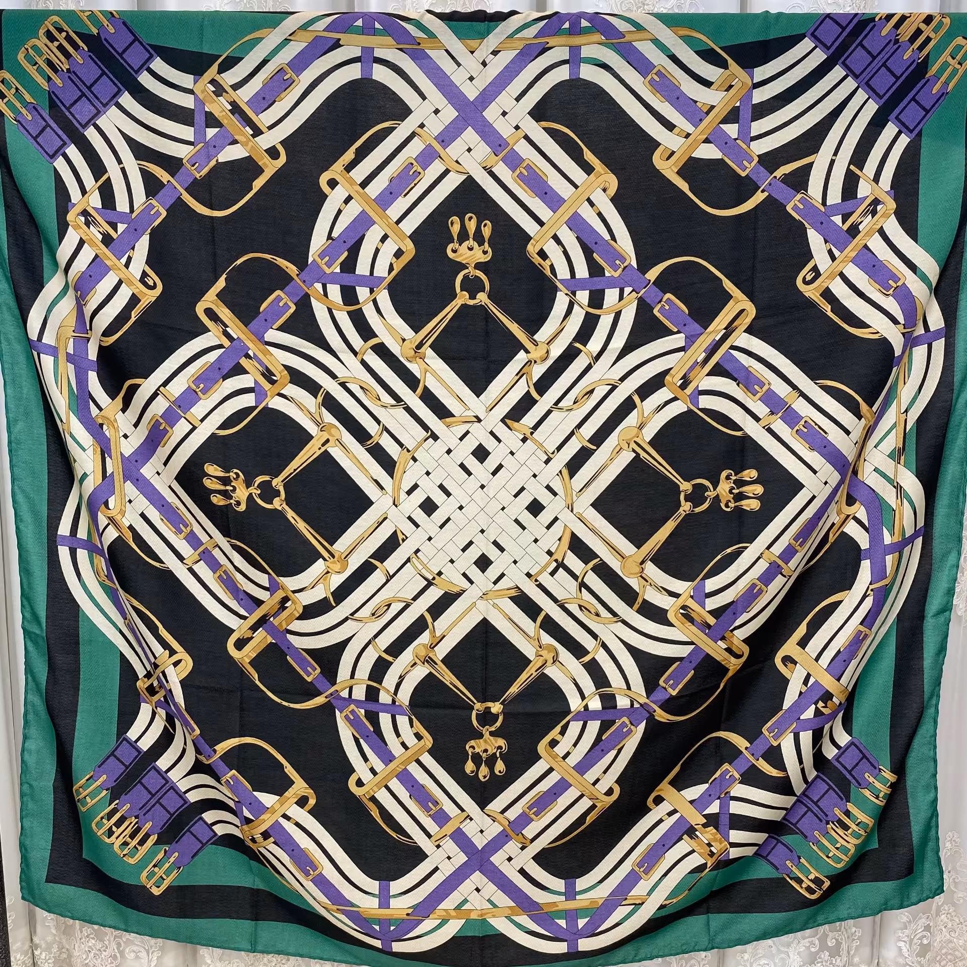 روسری نخی چهارفصل طرح ناریا قواره 140 دور دستدوز