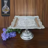 شیرینی خوری چهارگوش کعب دار  متوسط قلمزنی گل و طاووس  اعلاء سفید طرح نقره