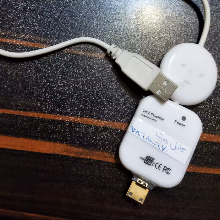 کابل دیتا برای پوز سیار vx670vx680  ( هزینه ارسال از نوع پس کرایه)