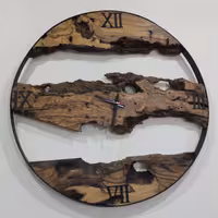 ساعت دیواری چوبی