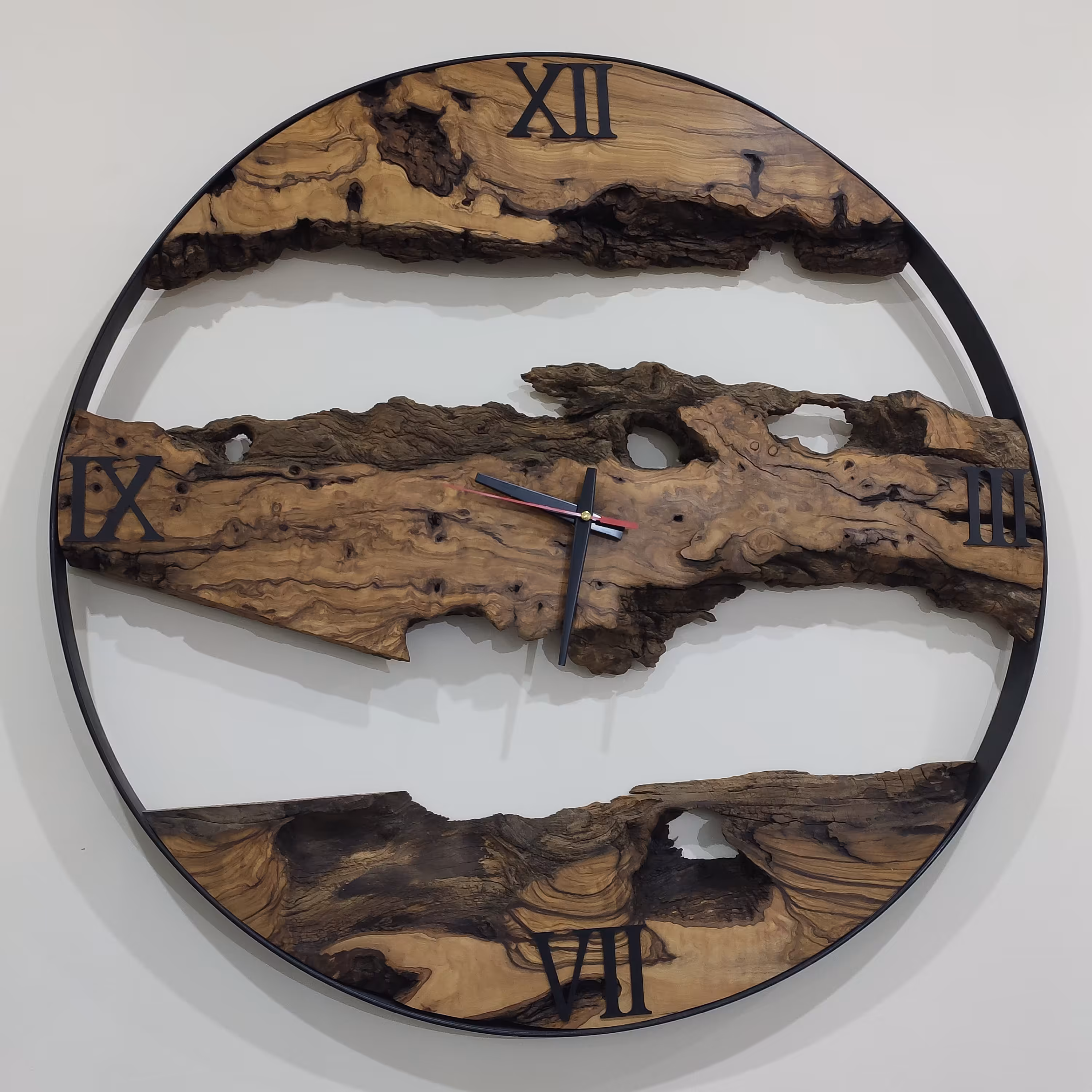 ساعت دیواری چوبی