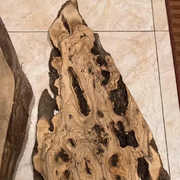  اسلب چوب کنسول زیبای زیتون. اسلب.چوب. ساب کامل خورده. تمیز شده.