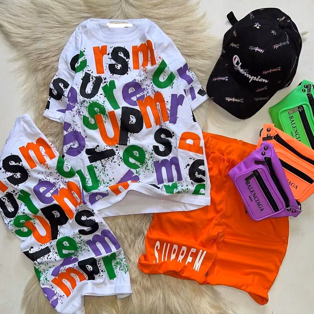 ست تیشرت شلوارک پسرانه حروف جنس نخ پنبه اعلا دارای رنگبندی