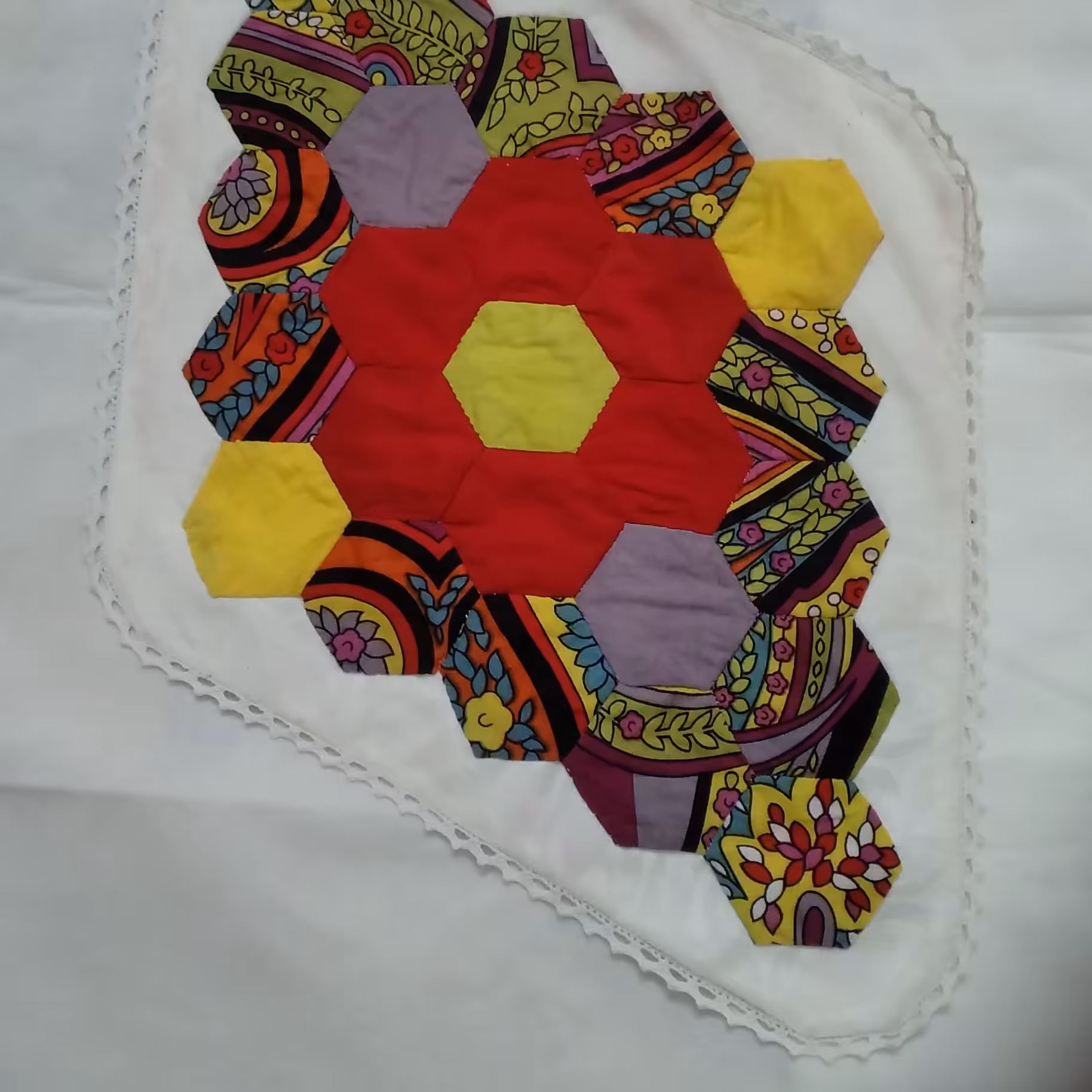 رومیزی چهل تکه