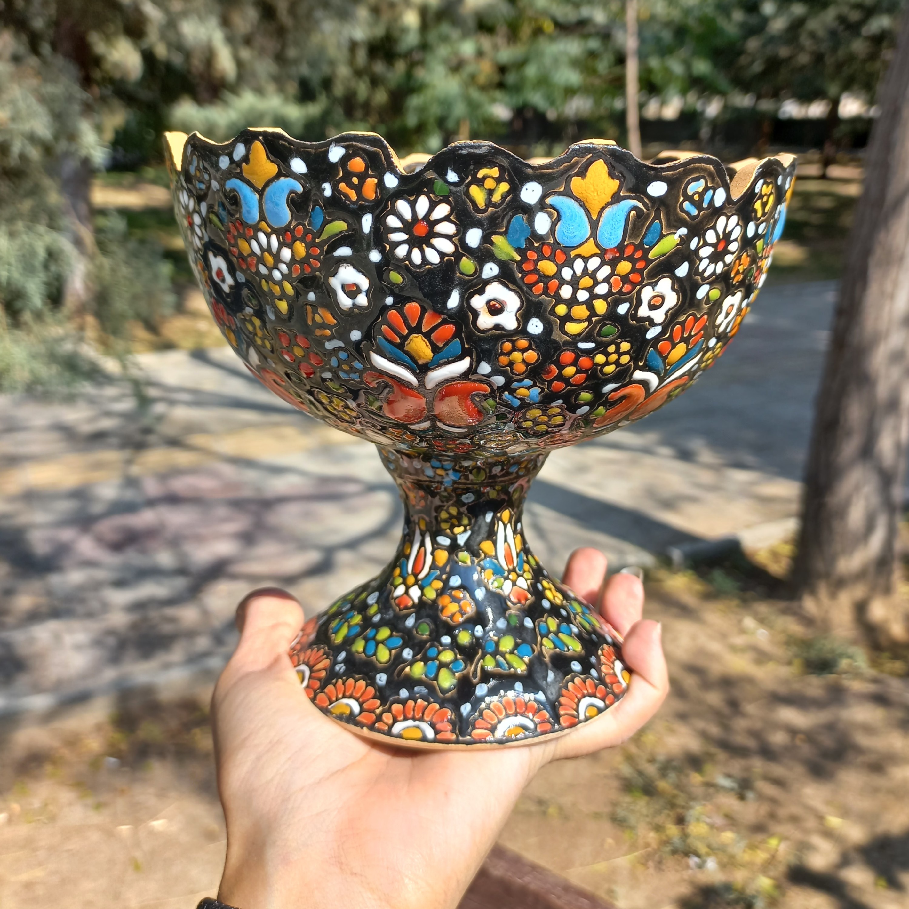 شکلات خوری پایه دار بسیار شکیل و خاص میناکاری شده