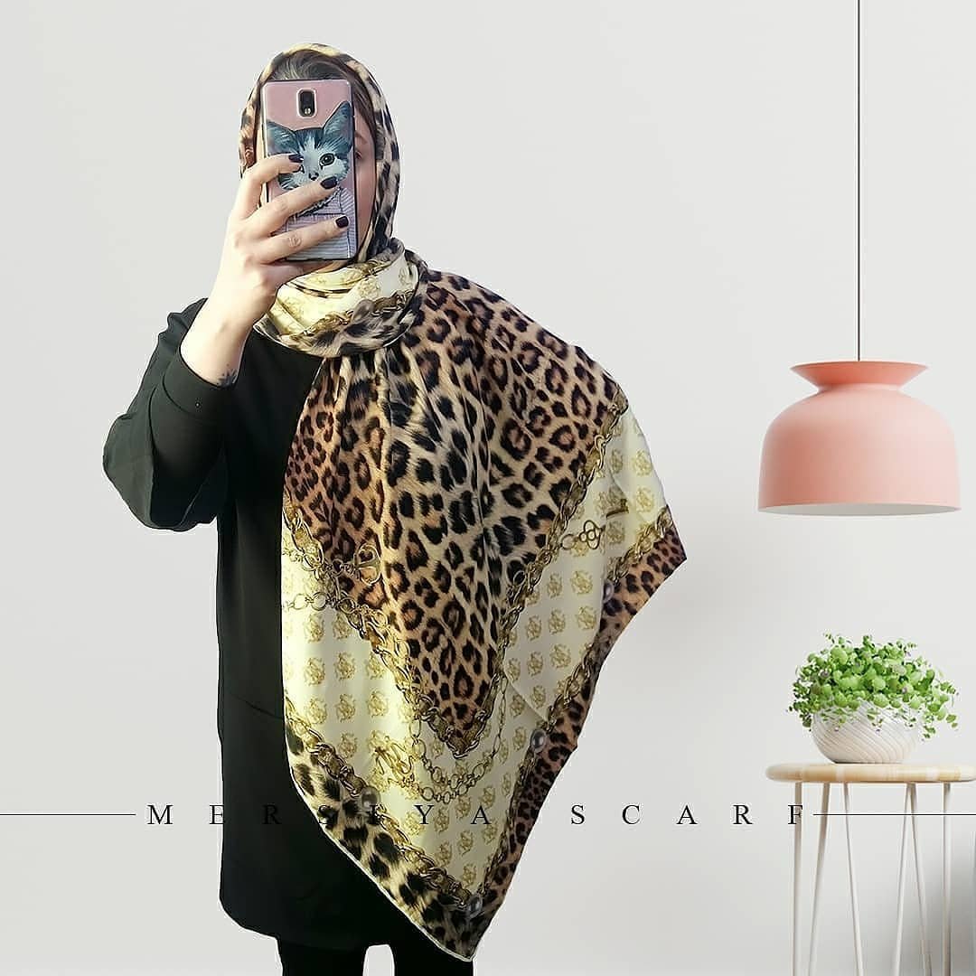 روسری پلنگی