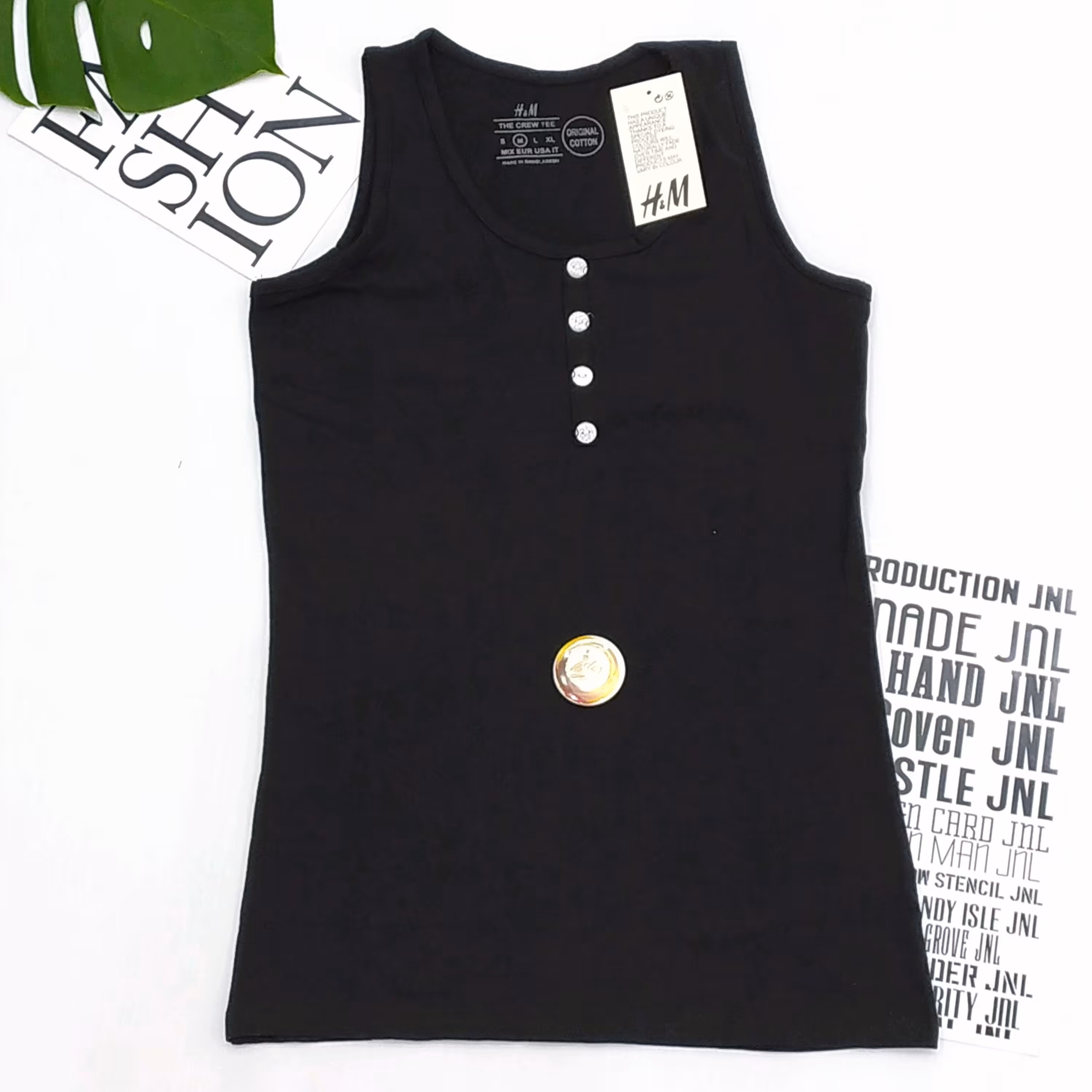 تاپ زنانه نخی جلو دکمه دار اچ اند ام ساده وارداتی مشکی