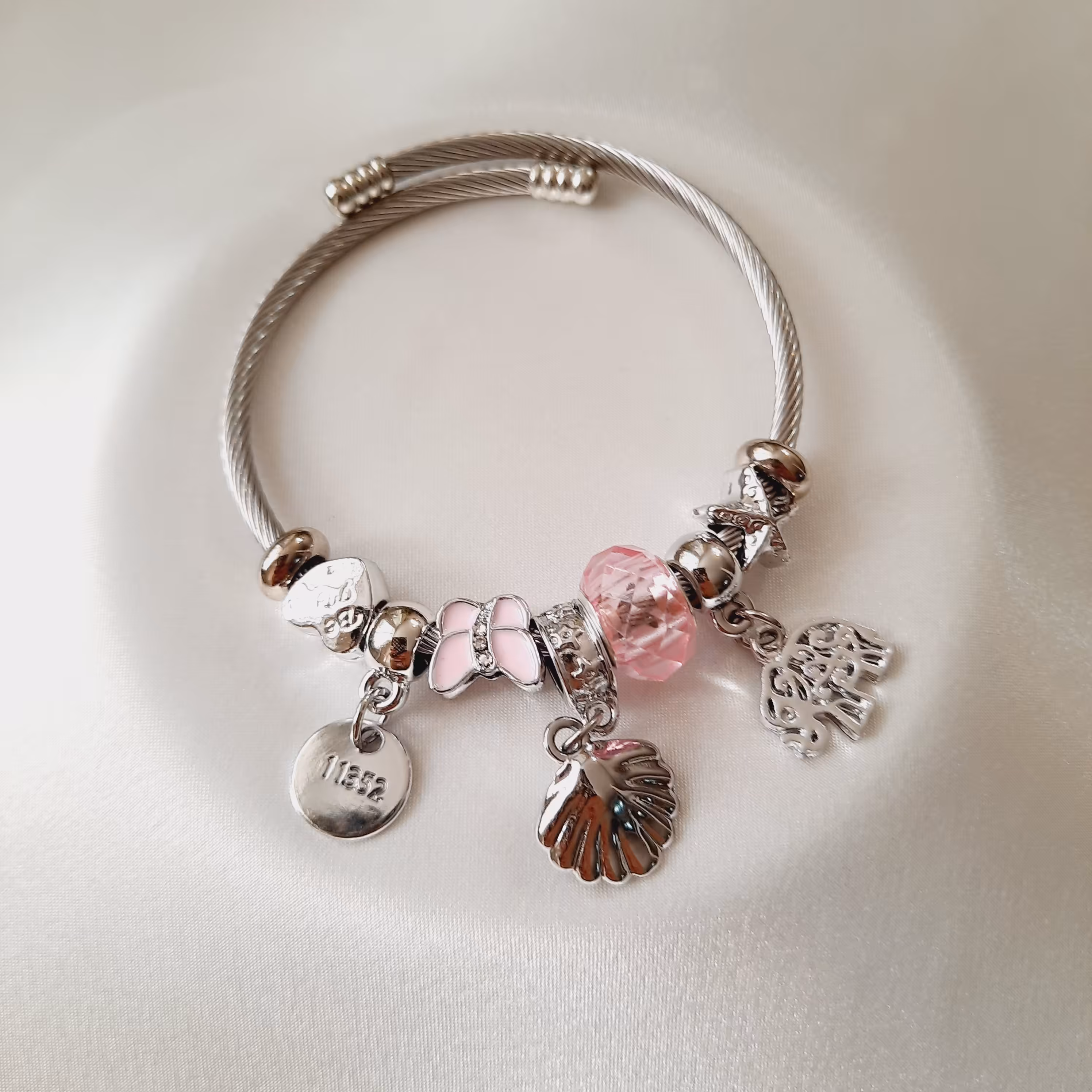 دستبند پاندورا آویز دار 