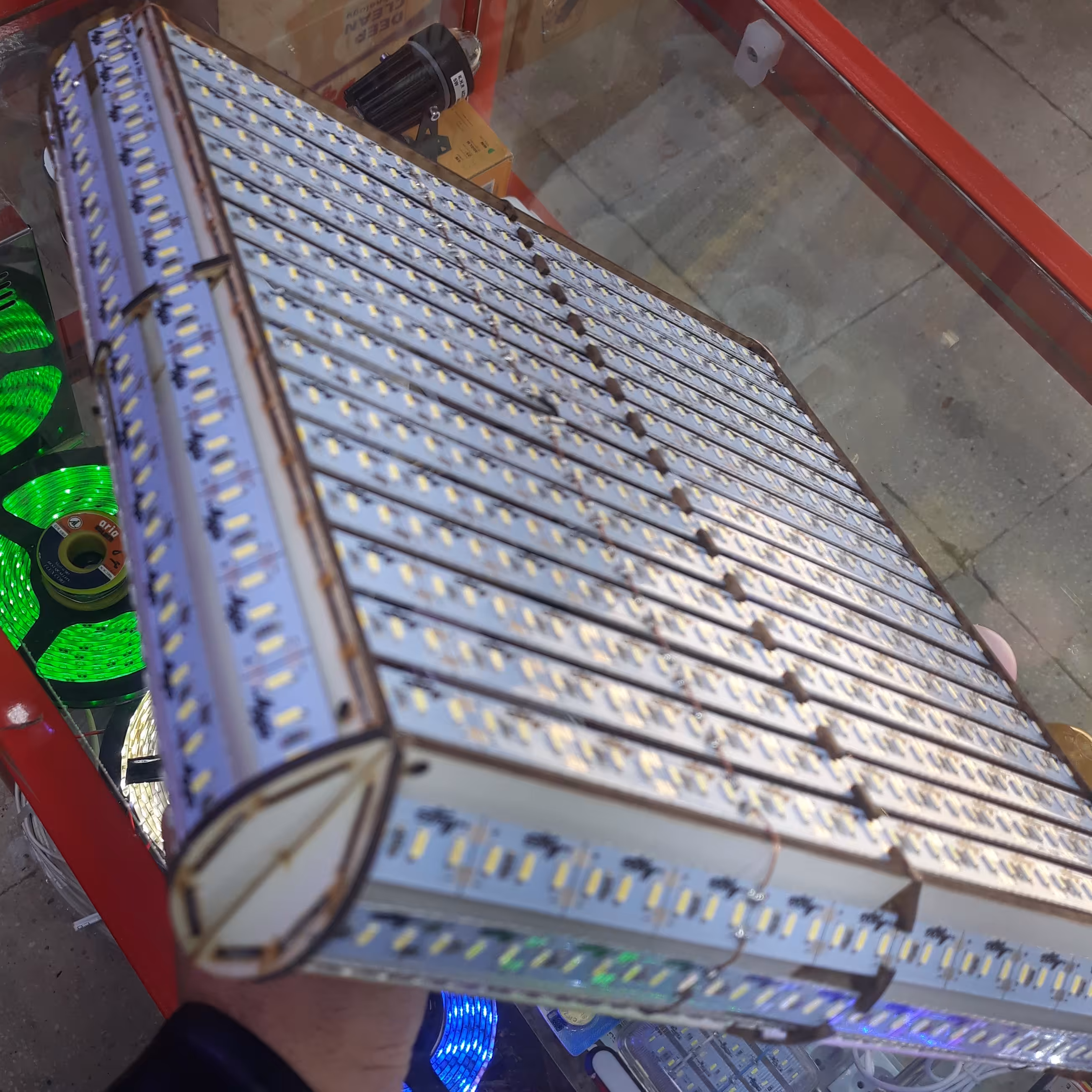 لامپ25 در 25 ال ای دی70 وات فوق کم مصرف