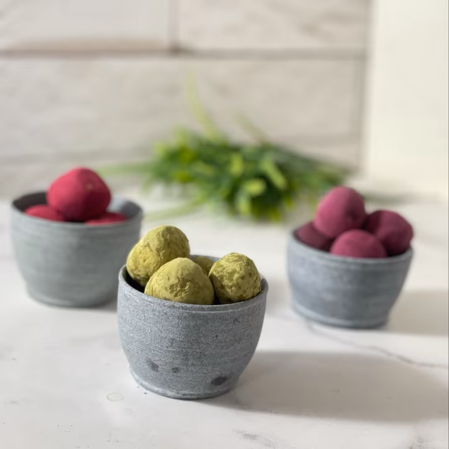 ترافل ماچا (ماچا نوعی پودر چای سبز ) وزن: 12گرم ، بافت : نرم و لطیف 