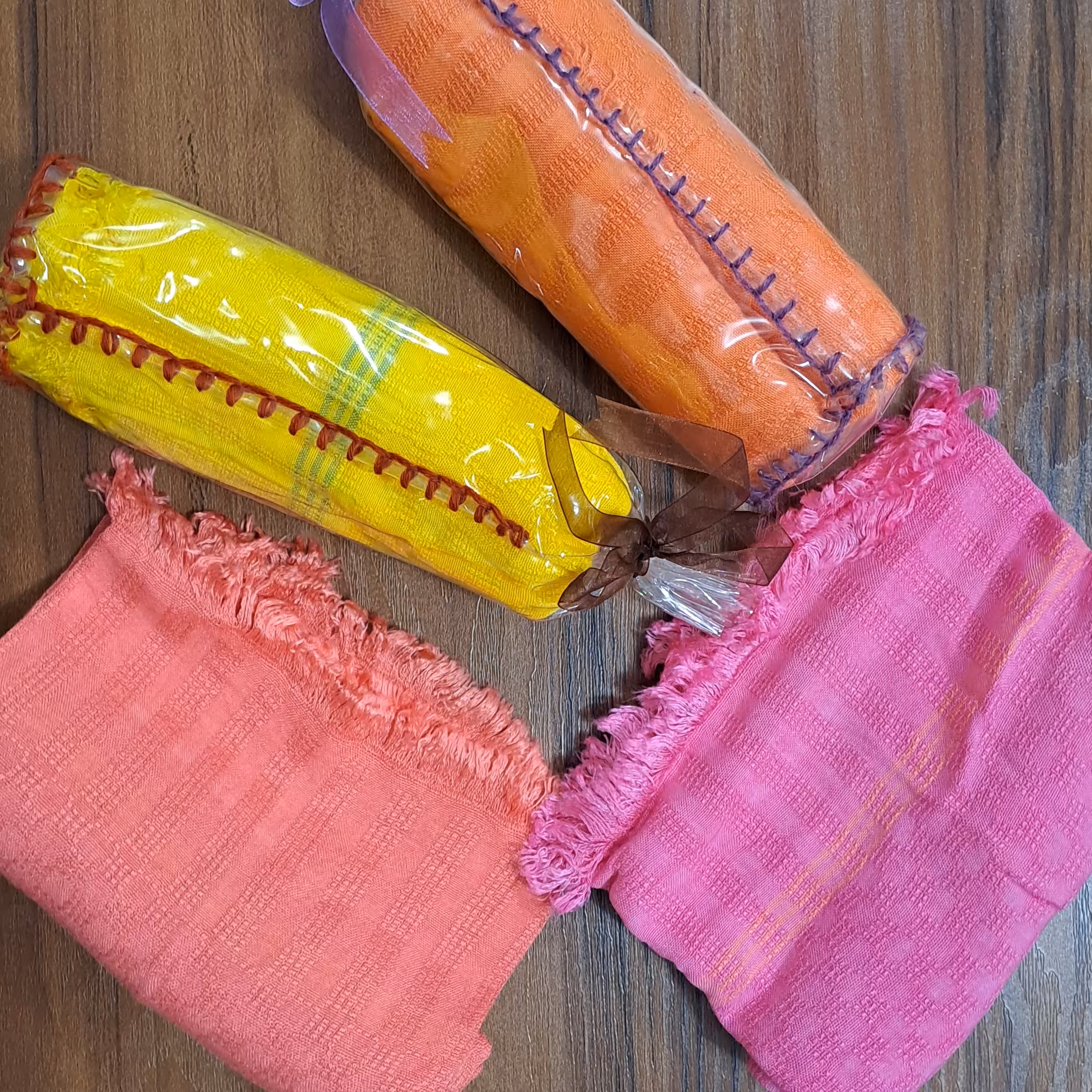 حوله دستباف دست حاشیه دار 55 در 80 سانتی متر ( همراه با بسته بندی)