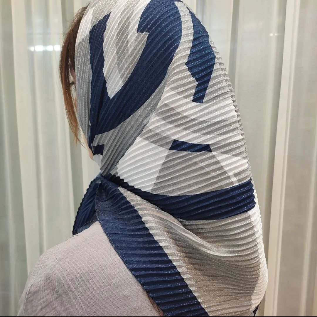 مینی اسکارف پلیسه
