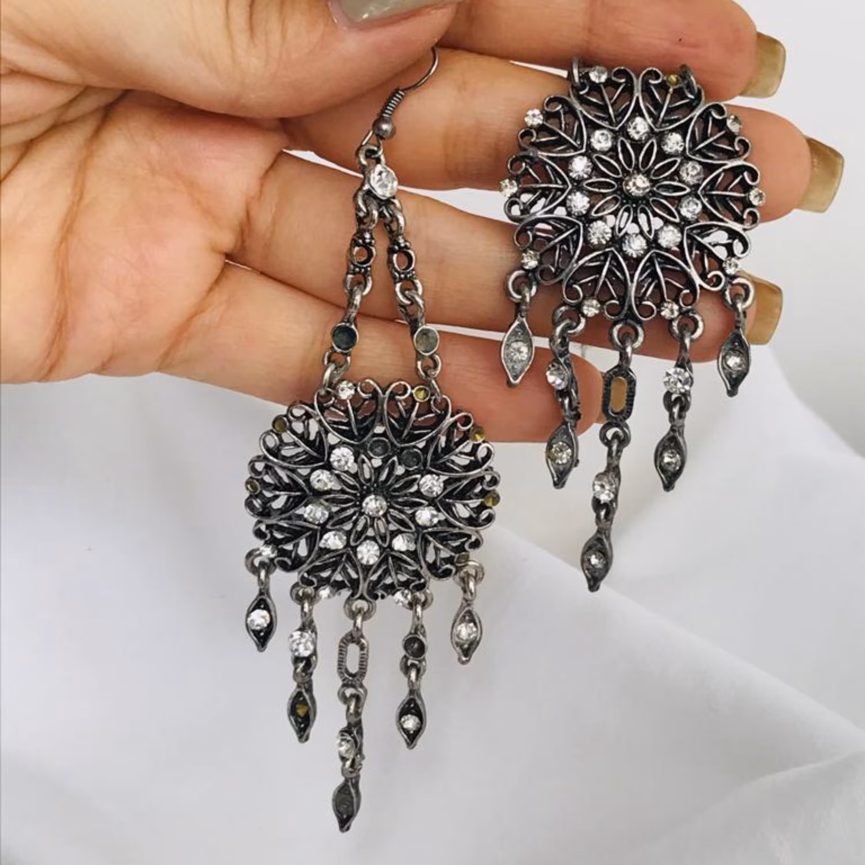 گوشواره ی آویز بسیار زیبا و جذاب نگین دار