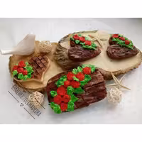 کوکی طرح تنه درخت و گل